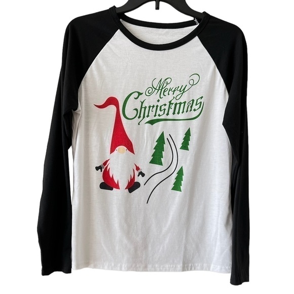Tops - Gnome Long Sleeve Christmas Tee Size Medium